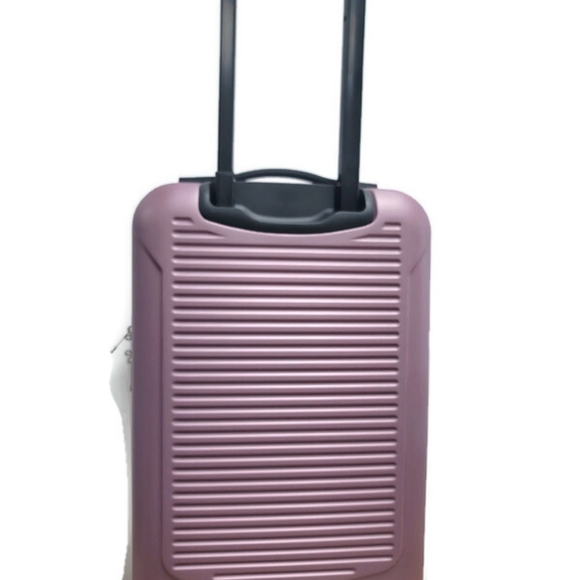 Tag Riverside 20" Carry-on Bag - Picture 2 of 6